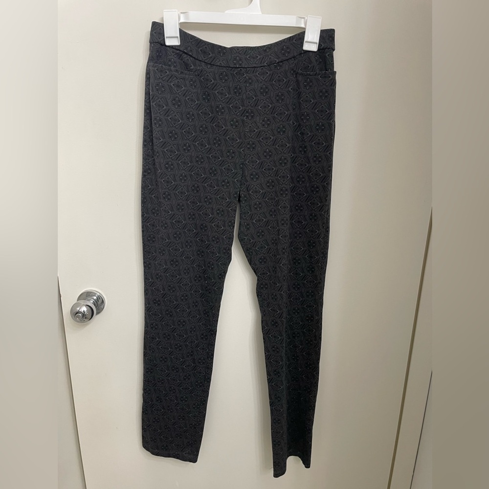 Susan Graver slim leg printed stretch pants